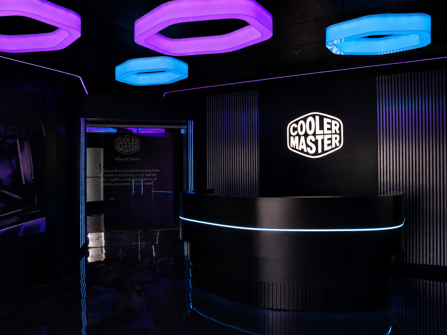 Cooler Master exhibit 2 by AMG